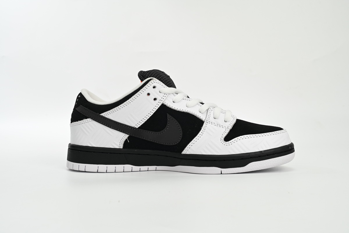 Nike SB Dunk Low TIGHTBOOTH FD2629-100