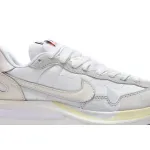 Nike Vaporwaffle sacai Sail Gum DD1875-100 
