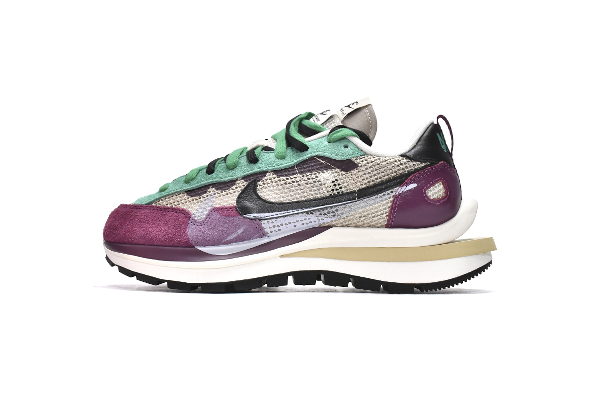 Nike Vaporwaffle sacai Villain Red Neptune Green DD3035-200