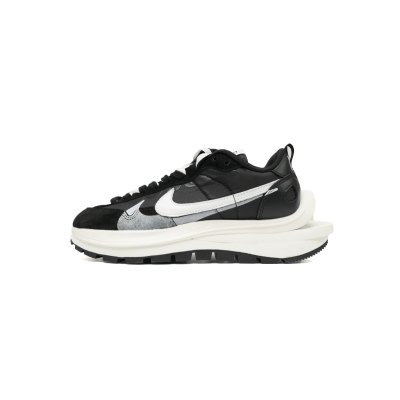 Sacai x Nike Vapor Waffle Sesame and Black And White DD1875-011 01