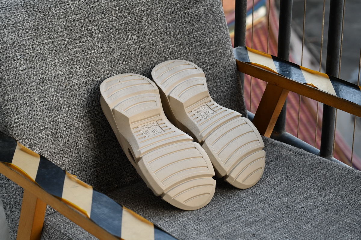  BALENCIAGA Bei Ge  653874W3CE29300