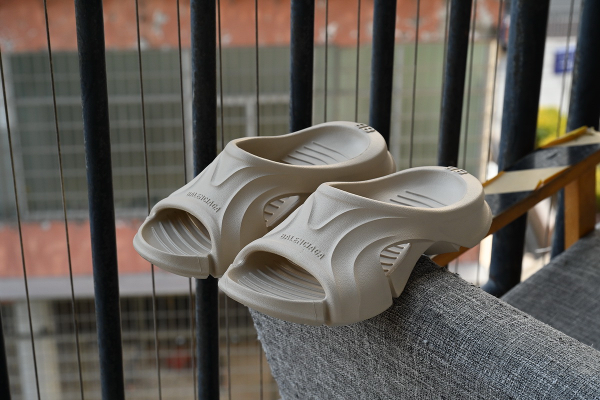  BALENCIAGA Bei Ge  653874W3CE29300