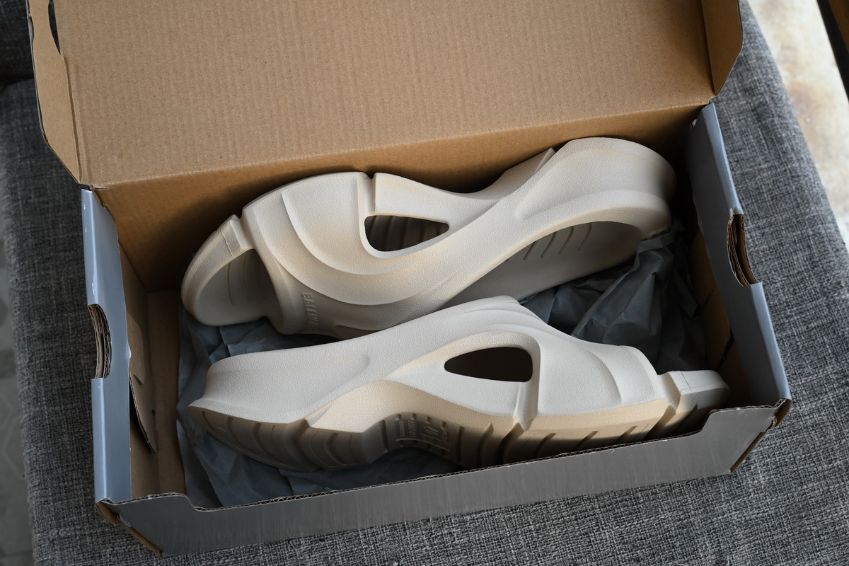  BALENCIAGA Bei Ge  653874W3CE29300