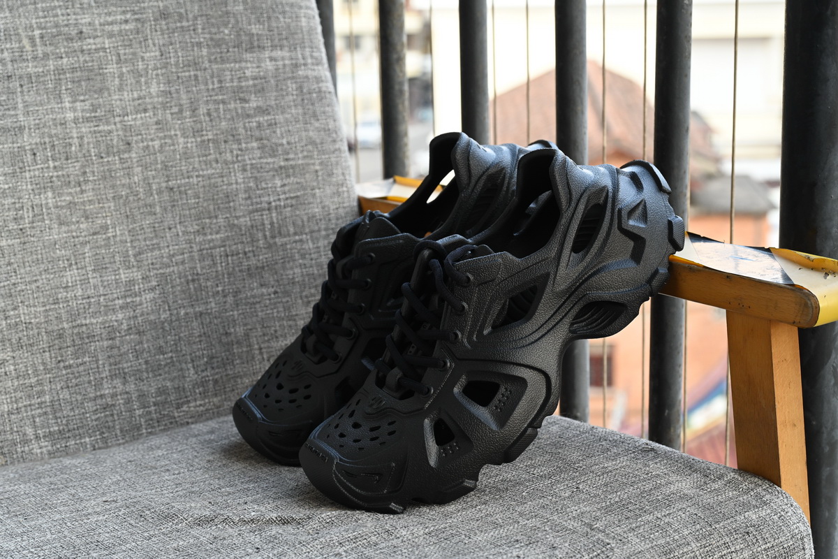  BALENCIAGA Black 702421W3CES1000