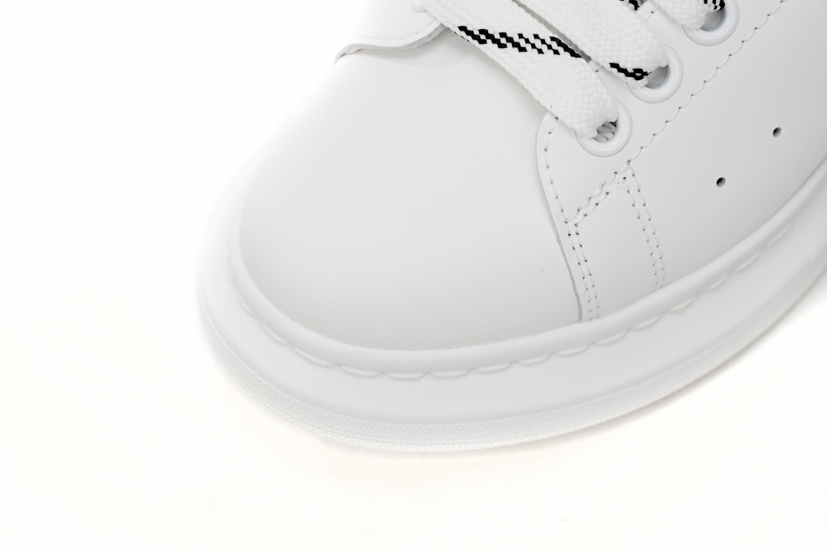 Alexander McQueen Oversized White Black Trim 625156WHXMT9074
