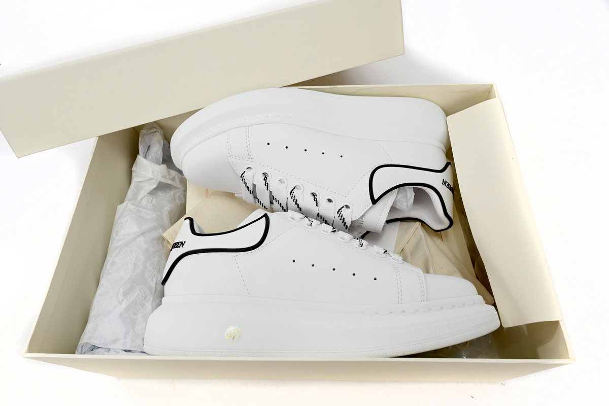 Alexander McQueen Oversized White Black Trim 625156WHXMT9074