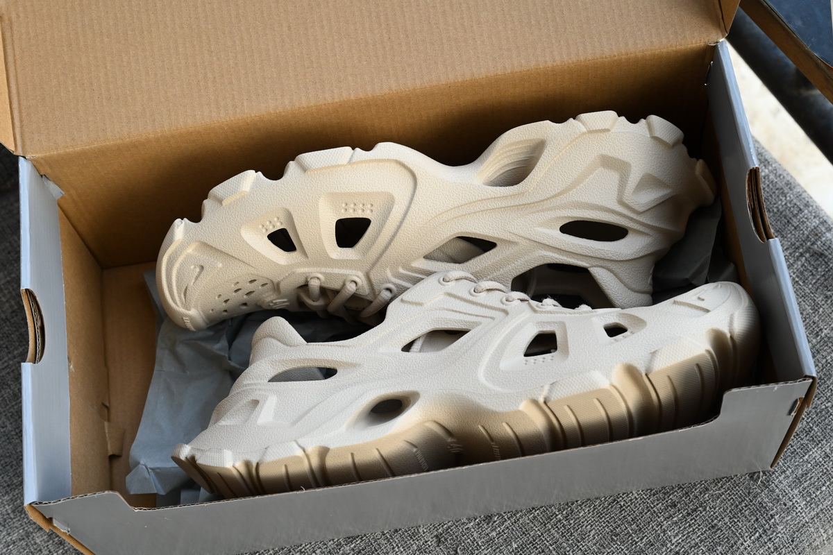 BALENCIAGA CreamColoured  702416W3CES9300