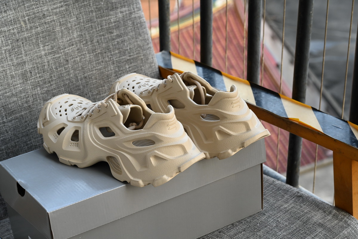 BALENCIAGA CreamColoured  702416W3CES9300