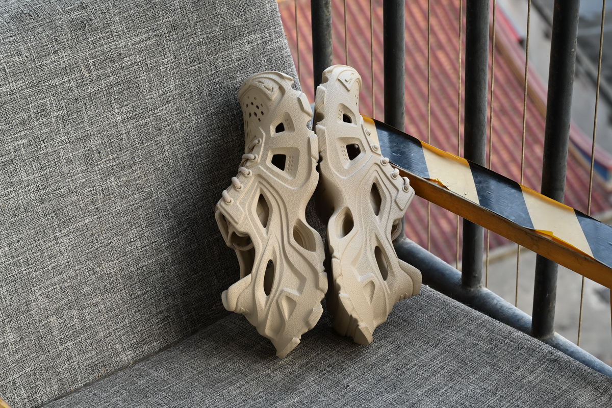 BALENCIAGA CreamColoured  702416W3CES9300