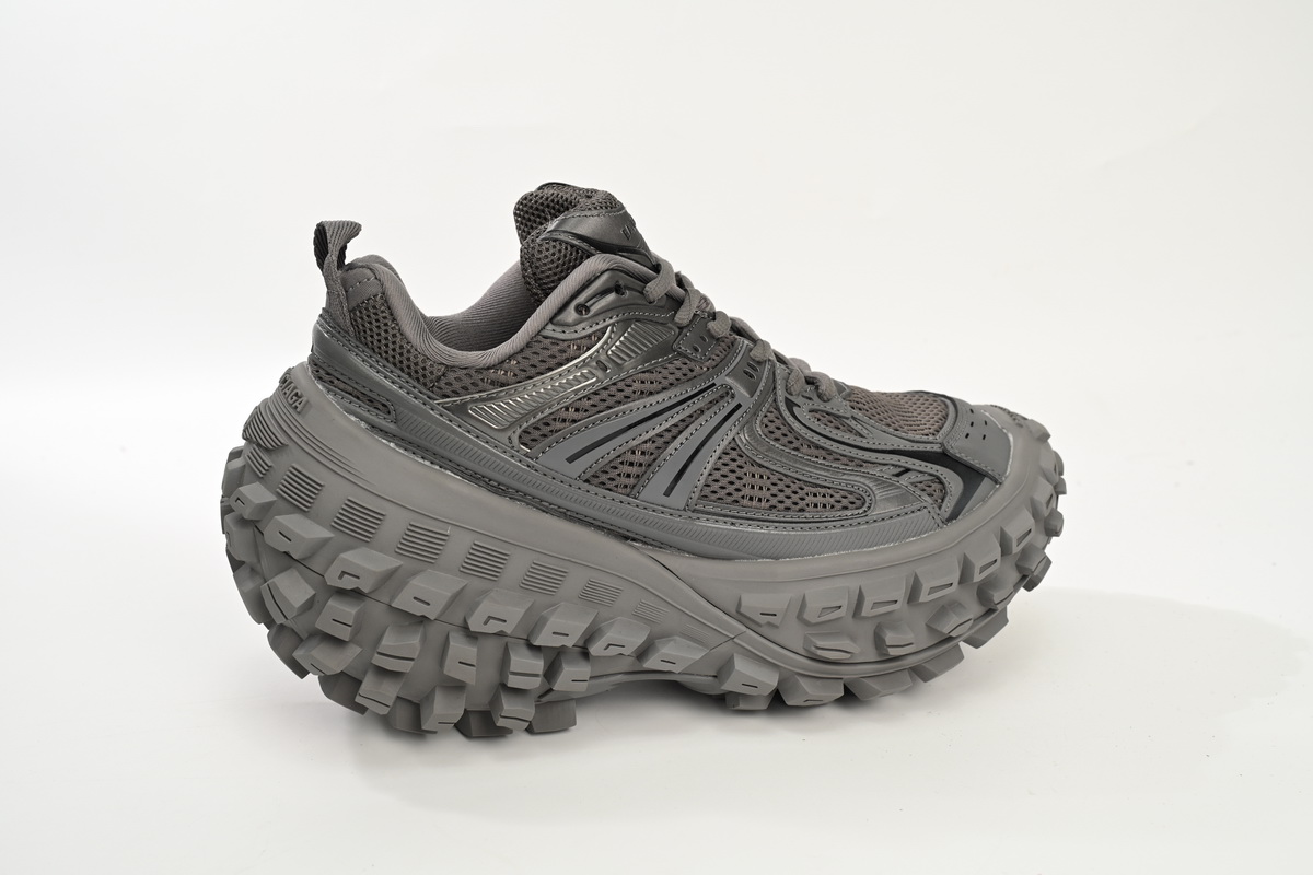 Balenciaga Defender Black Gray  685611 W2RA6 3000 