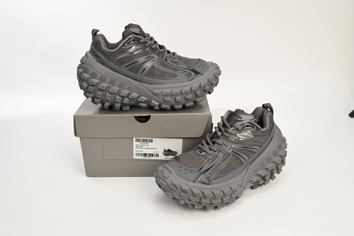 Balenciaga Defender Black Gray  685611 W2RA6 3000 