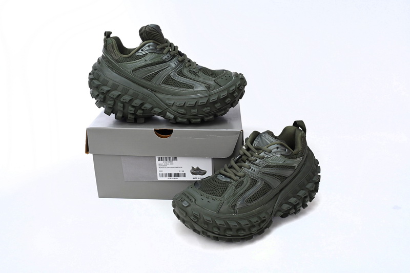 Balenciaga Defender Blackish Green  685611 W2RA6 3000