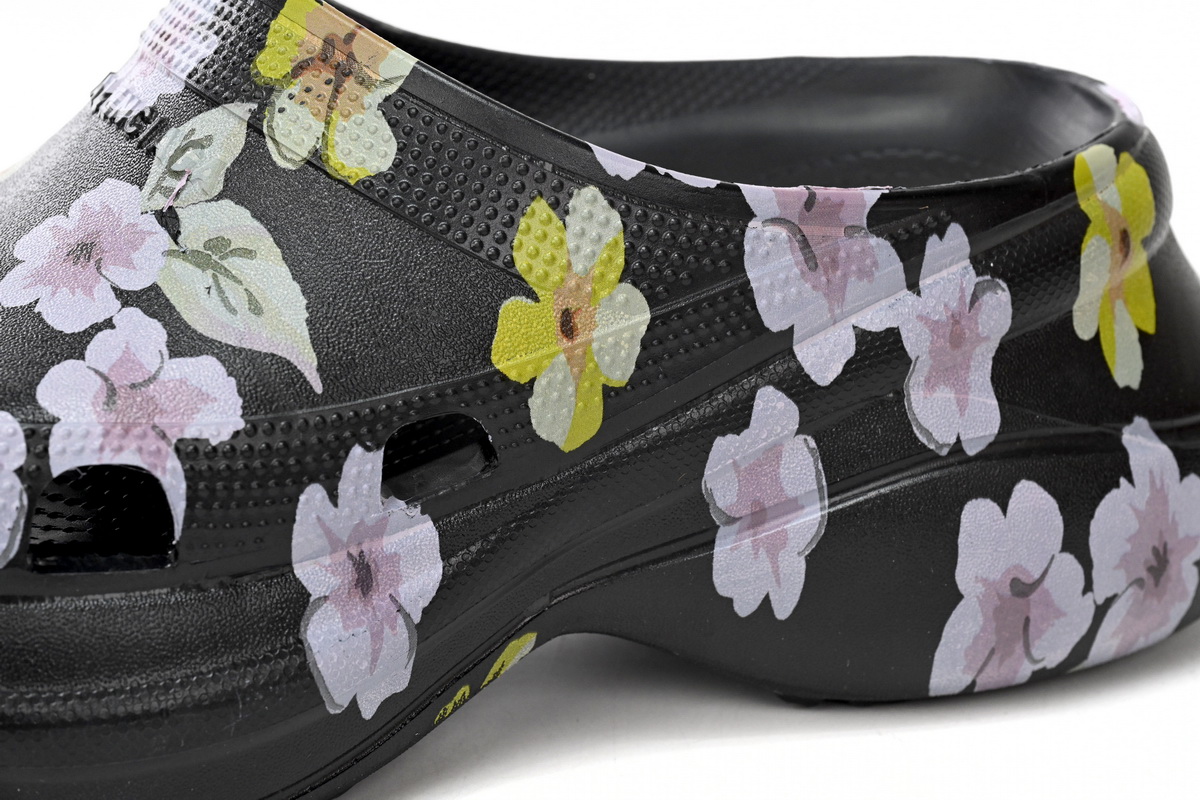 BALENCIAGA Pool Croc Watermark Black 677389 W1S8G 6556