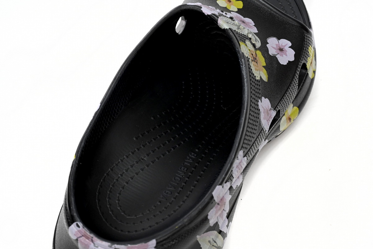 BALENCIAGA Pool Croc Watermark Black 677389 W1S8G 6556