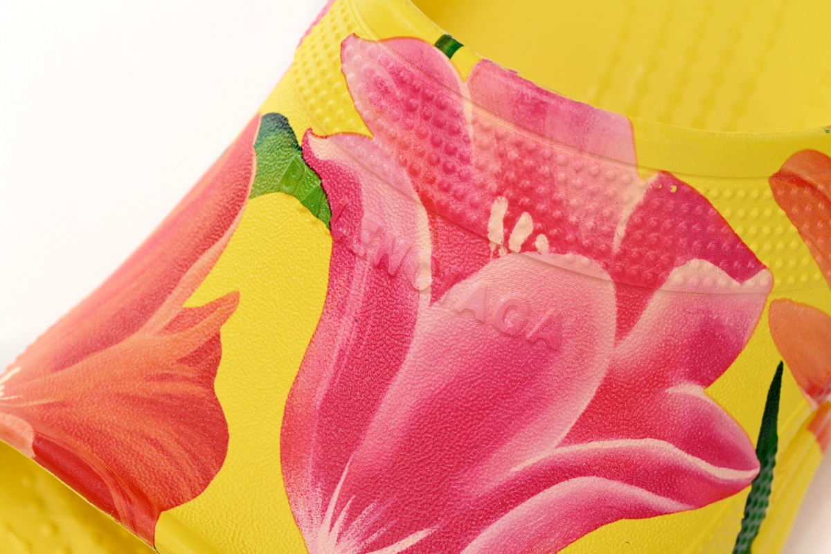 BALENCIAGA Pool Croc Watermark Yellow 677389 W1S8F 7053