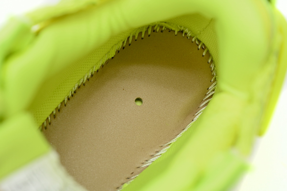 Balenciaga Runner Fluorescent Green 677402 W3RB4 7510