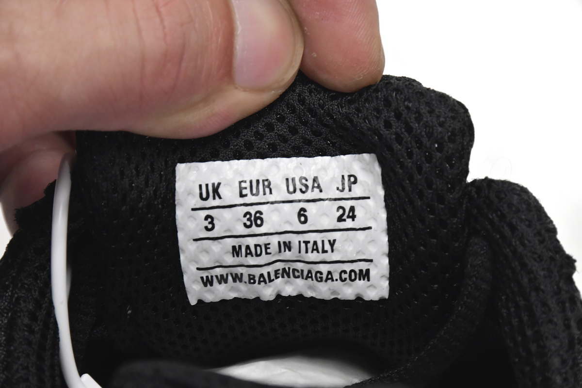 Balenciaga Runner White Black White 677403W3RB29010