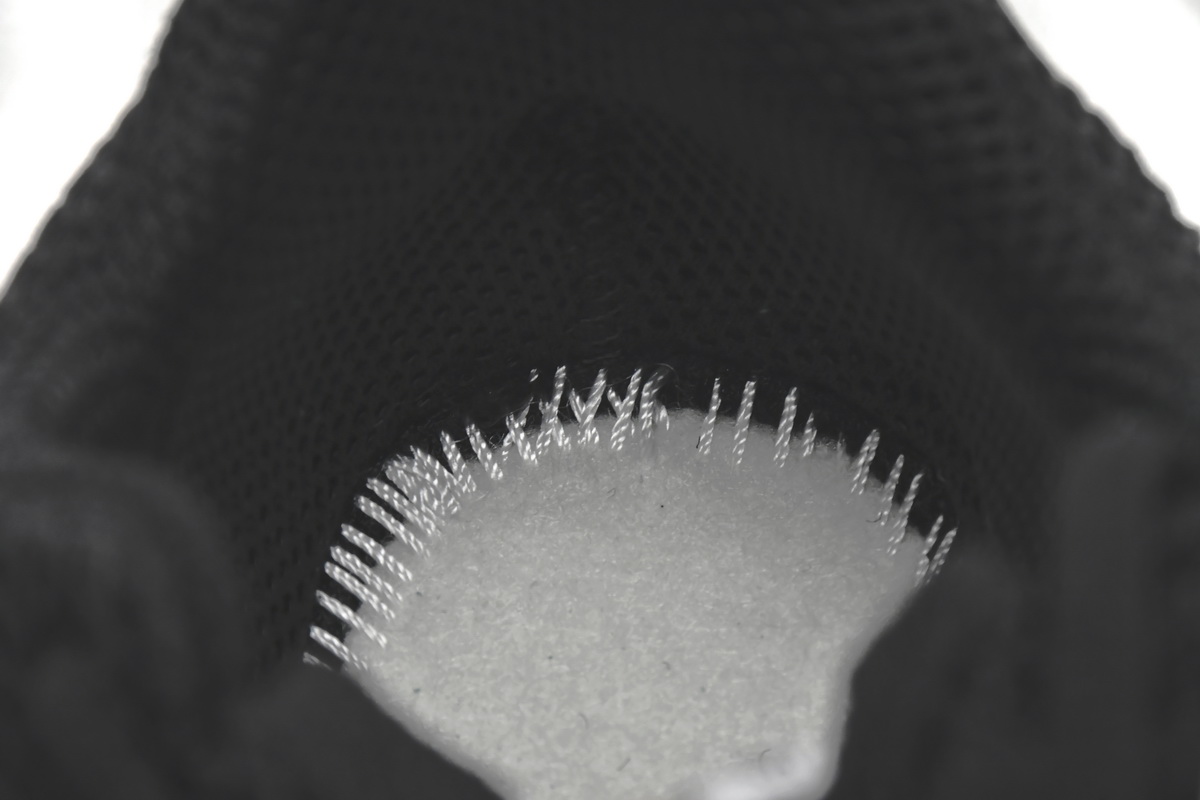 Balenciaga Runner White Black White 677403W3RB29010