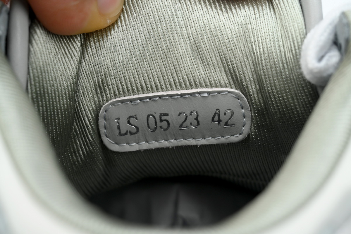 Dior B27 High Gray White  3SH132ZIR_H165