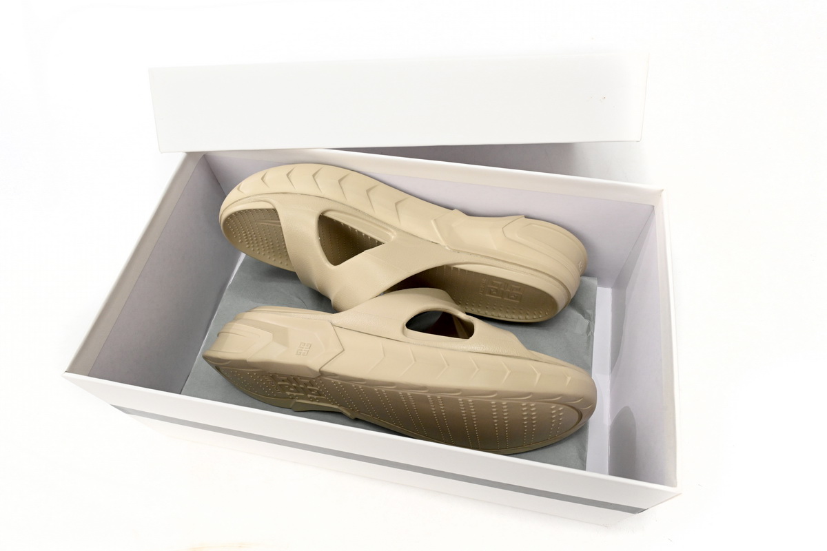 Givenchy Marshmallow Beige BH301AHOY6-285