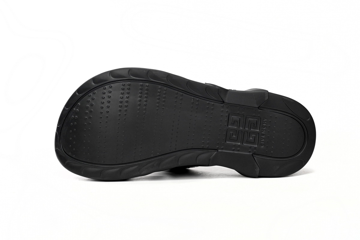 Givenchy Marshmallow Black BH301AH19Y-001