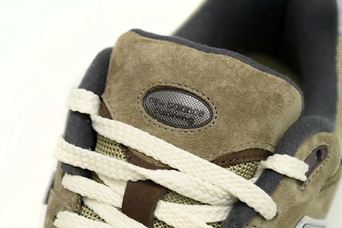 New Balance 2002R Olive Brown M2002RHN