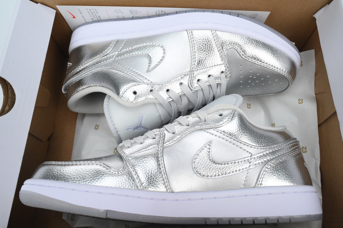 Air Jordan 1 Low WMNS "Metallic Silver"  FN5030-001