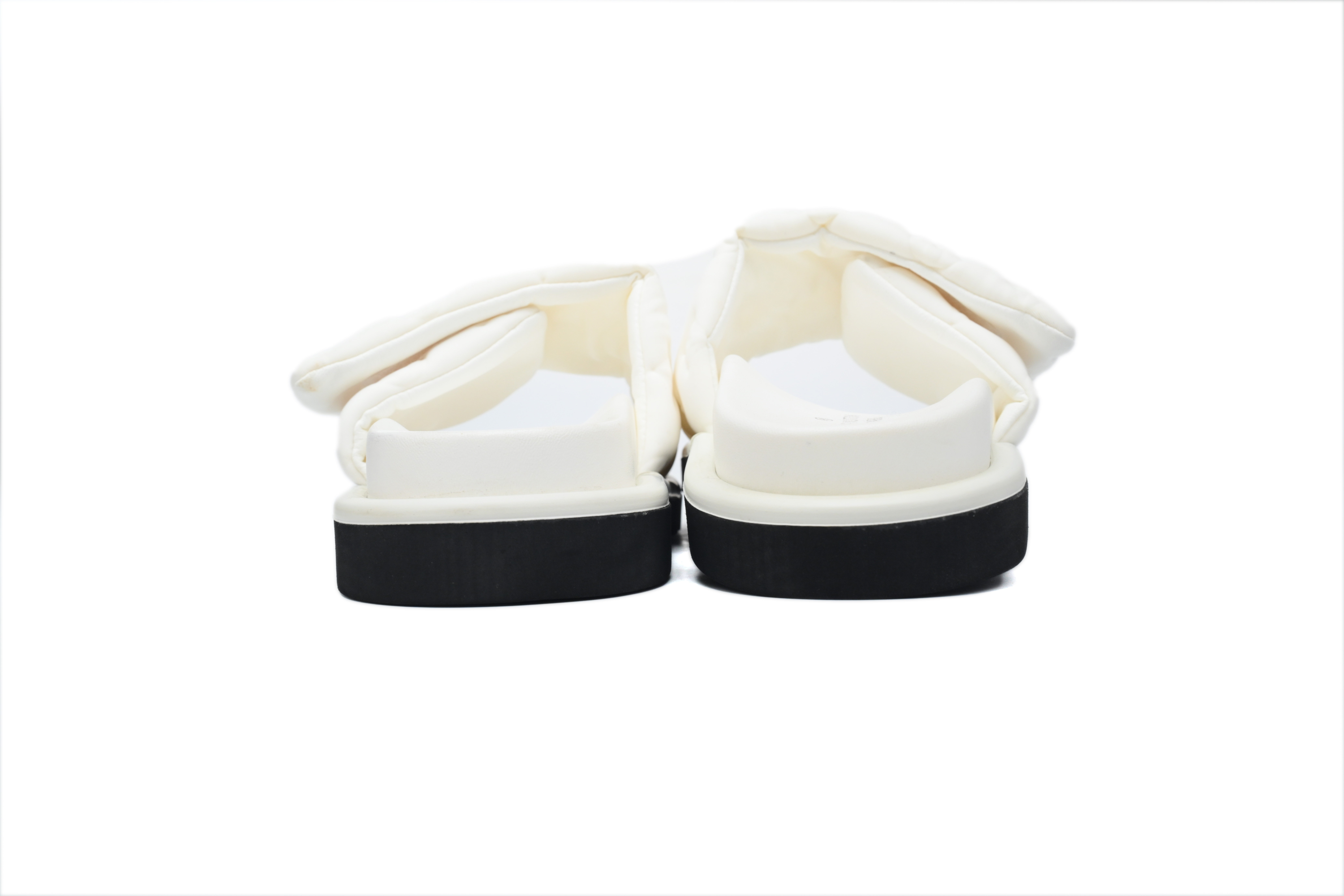 l**is V*t*n pool pillow flat comfort mule white