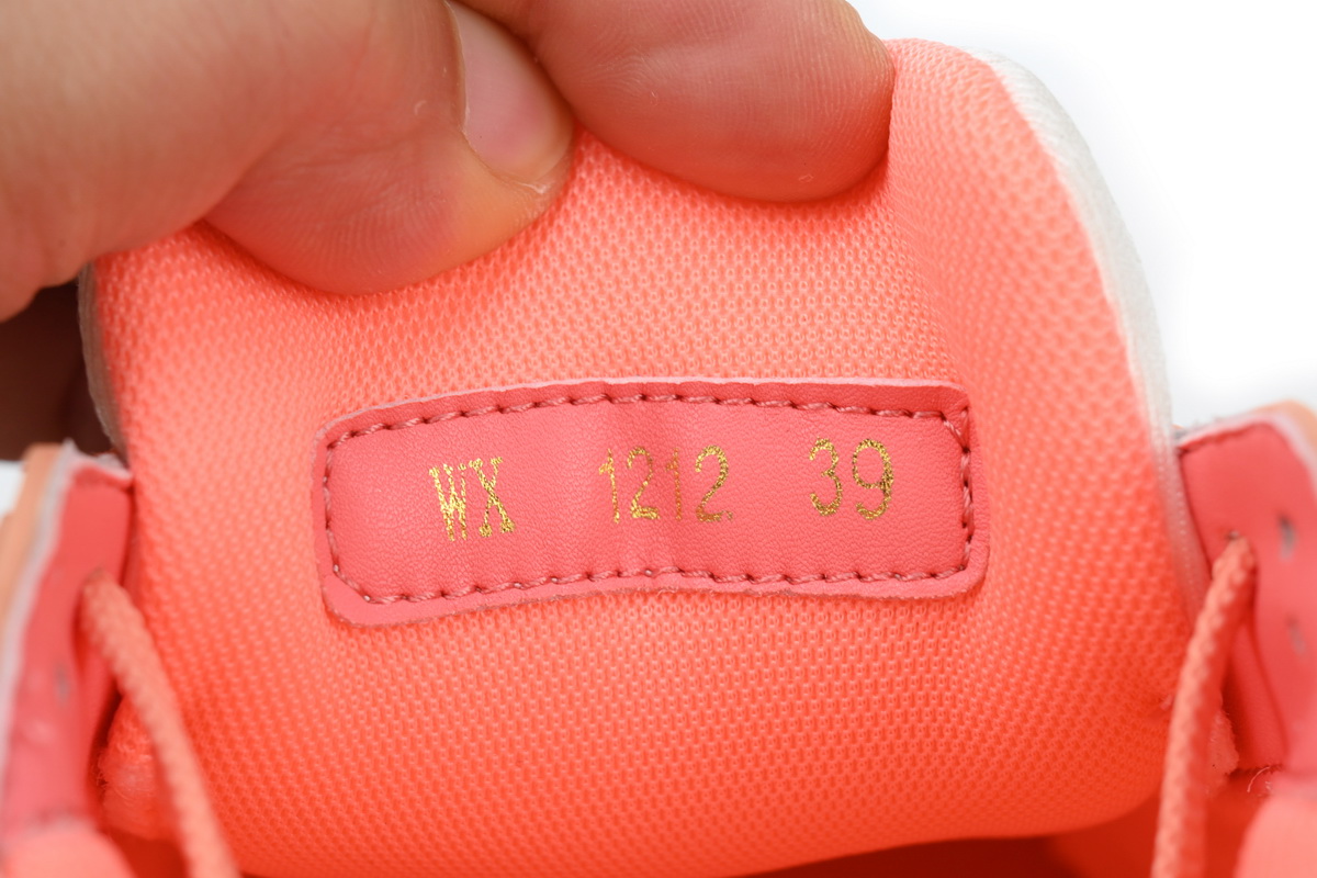  Louis Vuitton Trainer Peach 