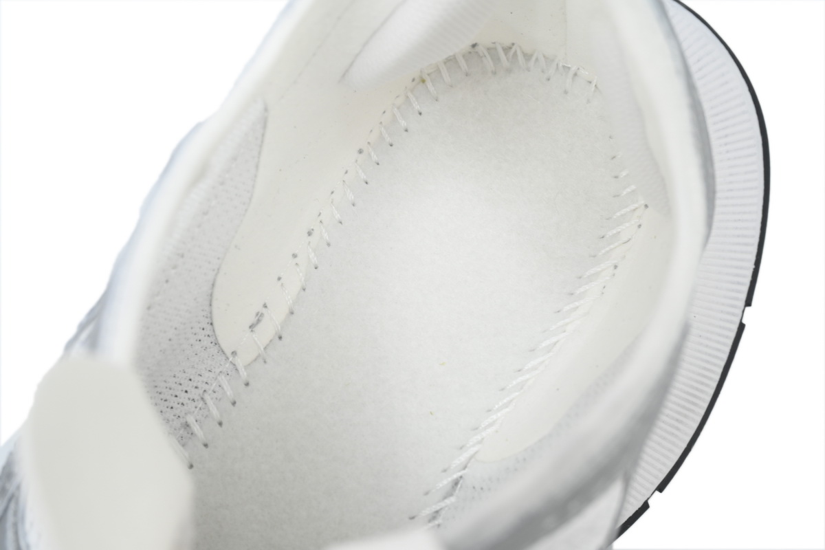 Balenciaga Circuit Sneaker 'Worn-Out - White Silver'3  793944 WFLGY 9100