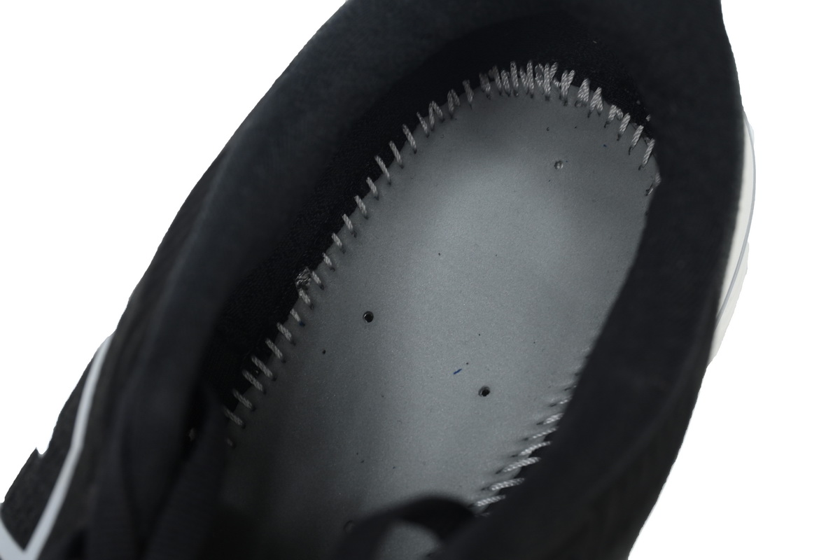 Fresh Foam X Vongo v6 'Black and White'  MVNGOLK6 