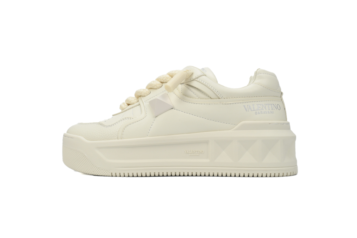 Valentino One Stud Off-white