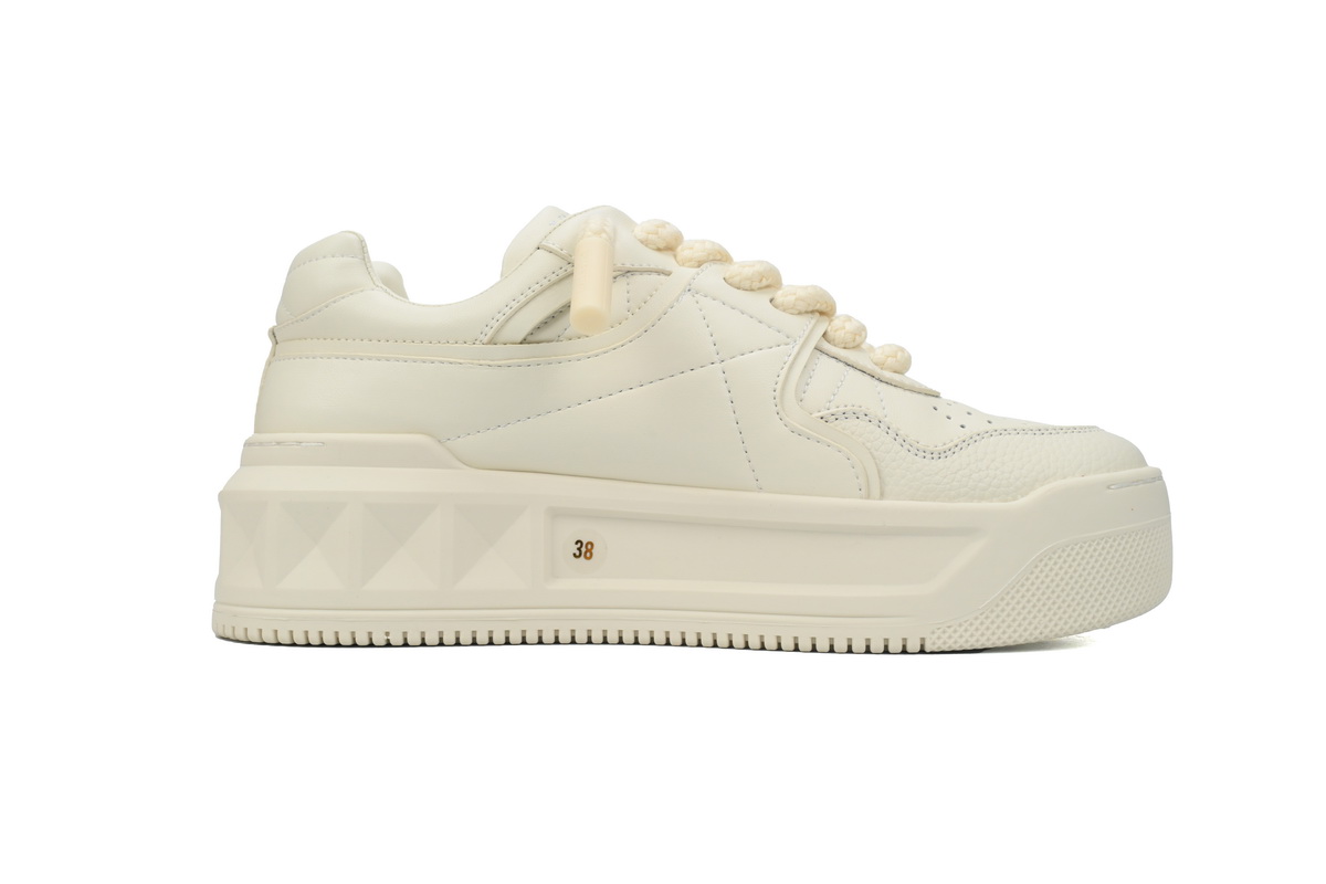 Valentino One Stud Off-white