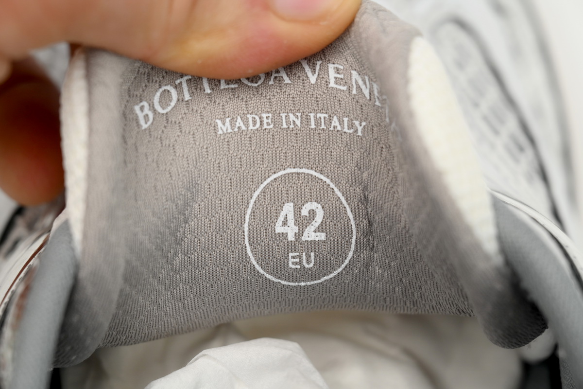 Bo*te*ga ve*ne*ta orbit silver white (women
