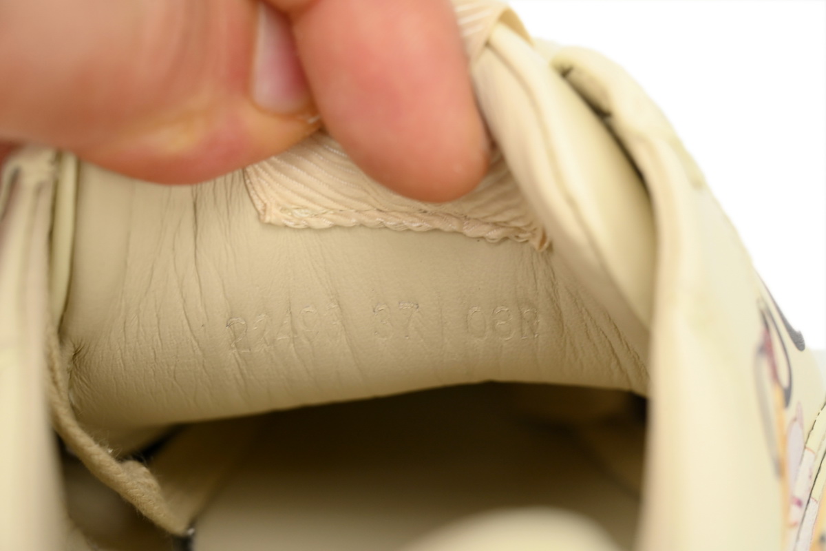  Bananya x Gucci Rhyton