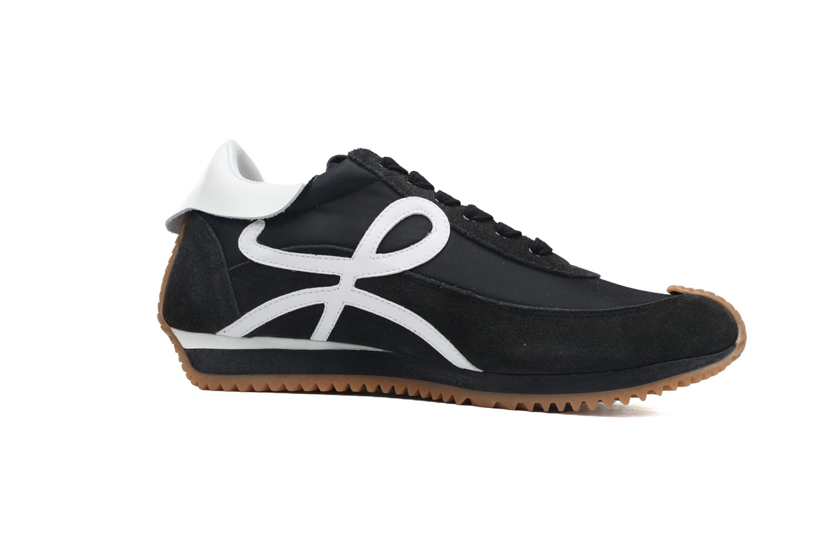  LOEWE Flow Runner Black and White