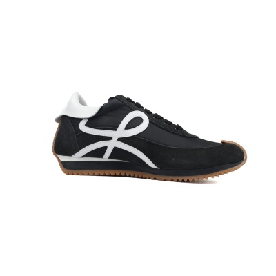  LOEWE Flow Runner Black and White 02