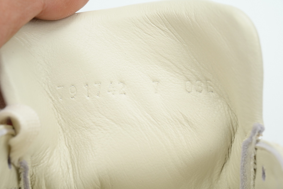 Gucci Interlocking White Suede