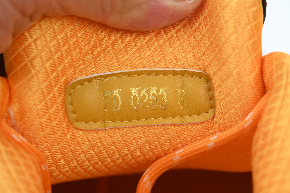 LOUIS VUITTON Discovery Lace Up Golden