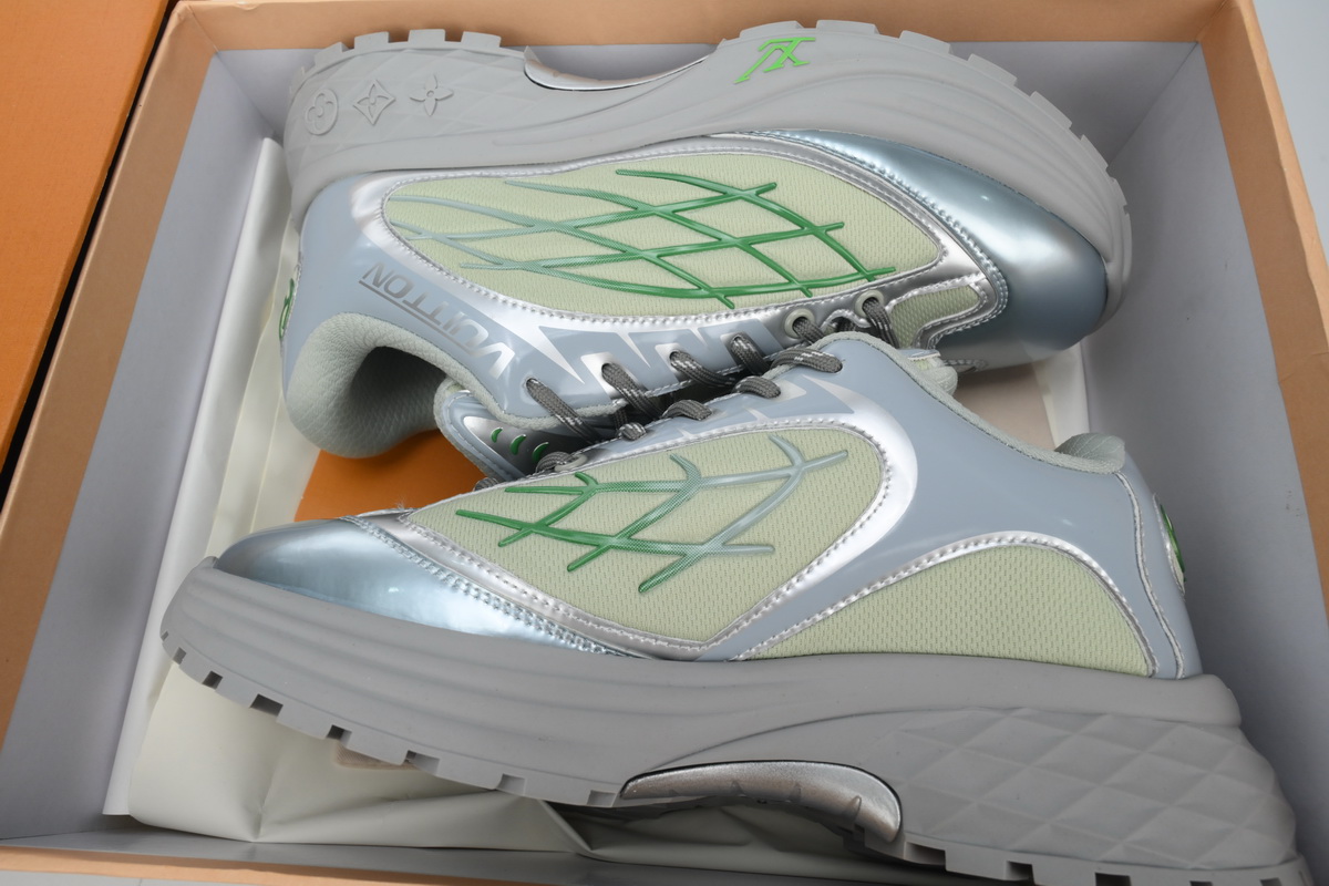 LOUIS VUITTON Discovery Lace Up White Silver Green