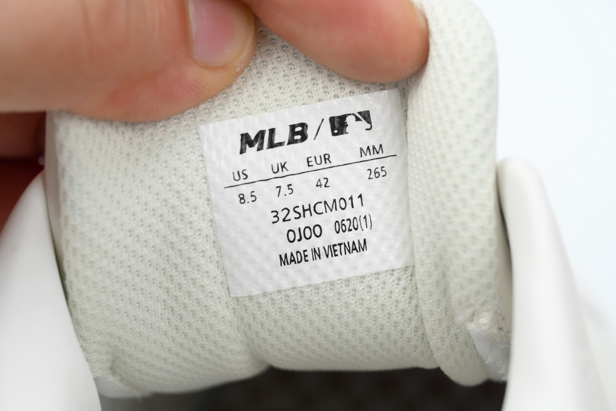 Giày MLB Chunky Liner Yankees Monogram  32SHCM 011