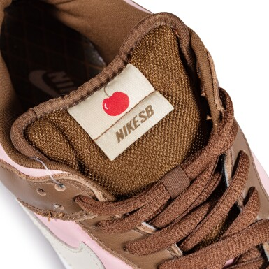 Nike SB Dunk Low Stussy Cherry 304292-671