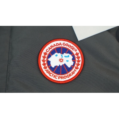 Canada Goose Outdoor Sports Down Vest Black 02