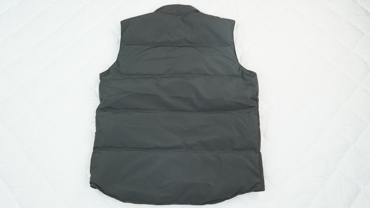 Can*a Go*e outdoor sports down vest black