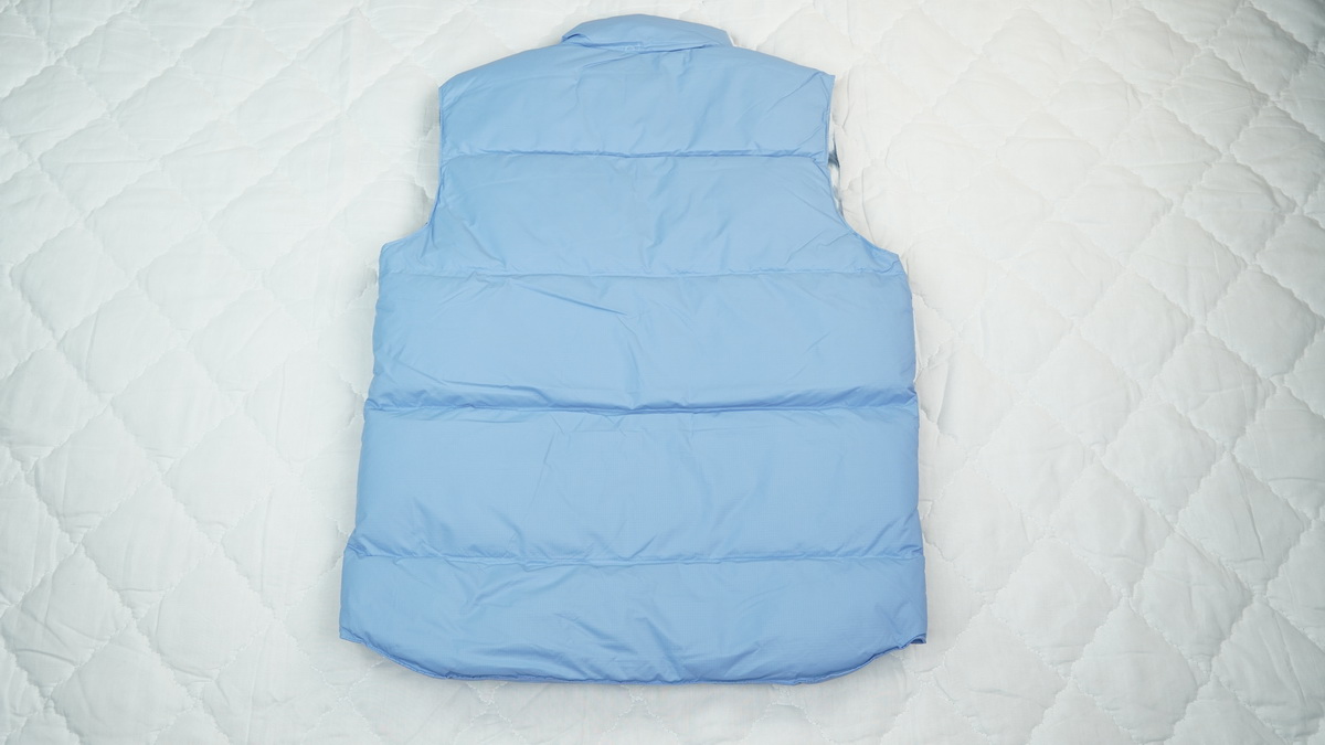 Can*a Go*e outdoor sports down vest glacier blue