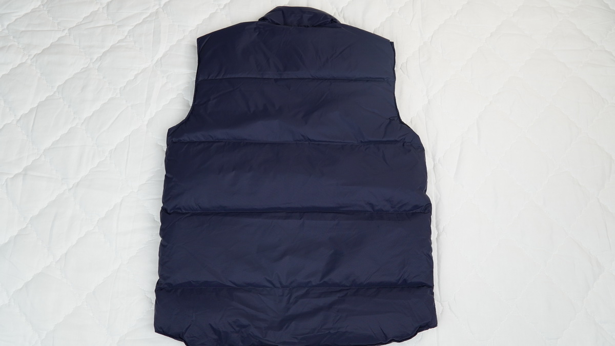 Can*a Go*e outdoor sports down vest navy blue