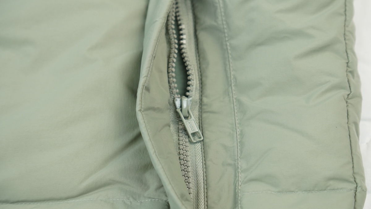 Can*a Go*e outdoor sports down vest olive green