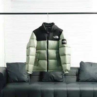 The North Face Splicing White And Green Down Jacket  01