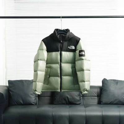 The North Face Splicing White And Green Down Jacket  01