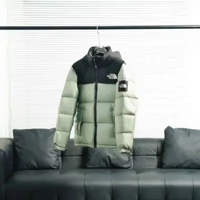 The North Face Splicing White And Green Down Jacket  02